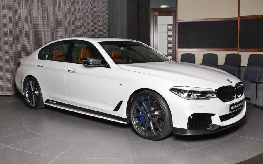 BMW M550i xDrive Sedan M Performance (UAE) '2018